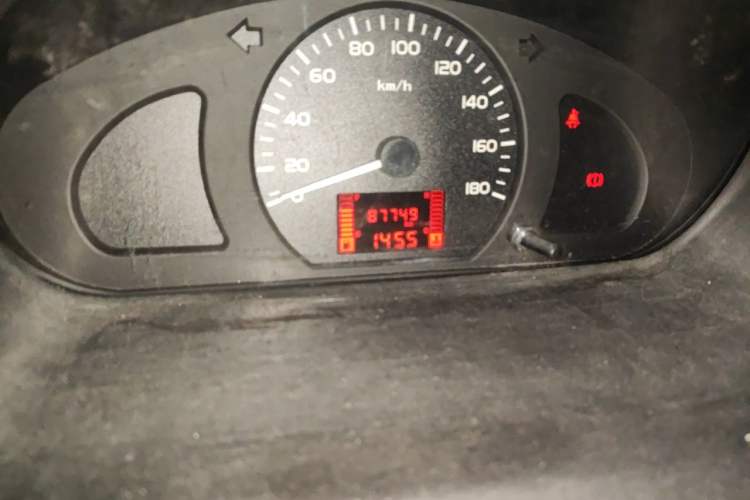 Used Wuling Rongguang 2014 1.2L S Base Model Odometer Close Up