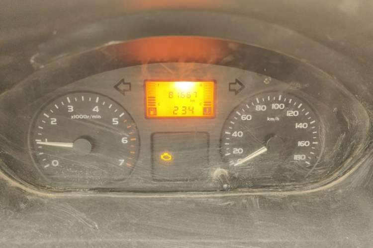 Used Wuling Rongguang 2014 1.2L S Standard Model Odometer Close Up