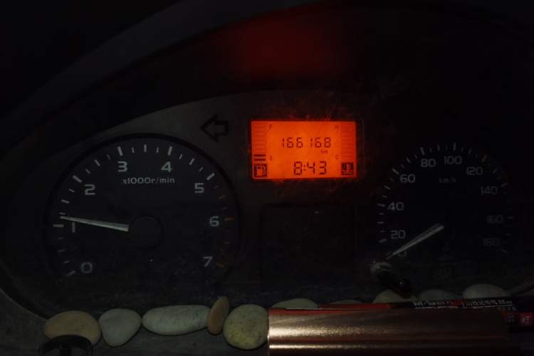 Used Wuling Rongguang 2014 1.2L S Base Model Odometer Close Up
