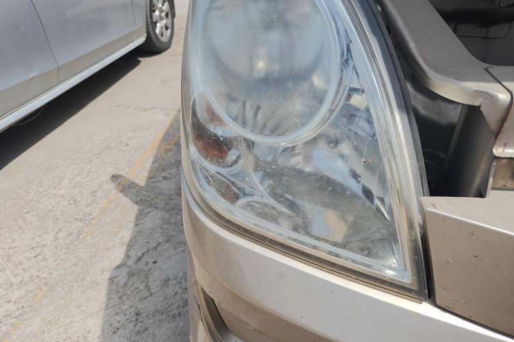 Used Wuling Rongguang 2014 1.2L S Base Model Right Front Headlight