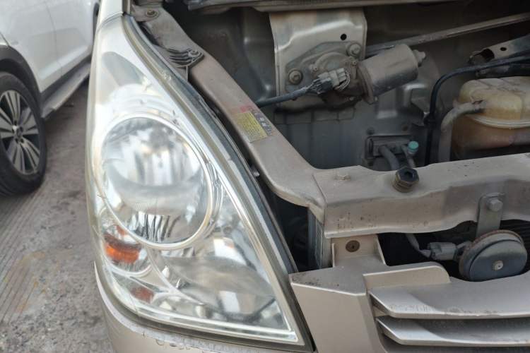 Used Wuling Rongguang 2014 1.2L S Standard Model Right Front Headlight