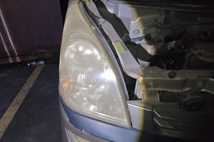 Used Wuling Rongguang 2014 1.2L S Standard Model Right Front Headlight