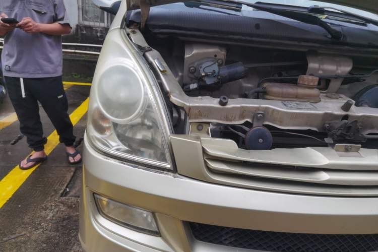 Used Wuling Rongguang 2014 1.5L S Base Version Right Front Headlight
