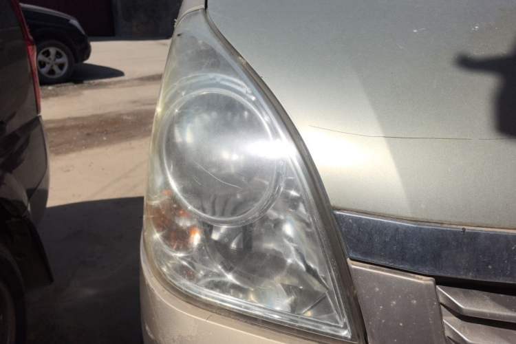 Used Wuling Rongguang 2014 1.2L S Standard Model Right Front Headlight