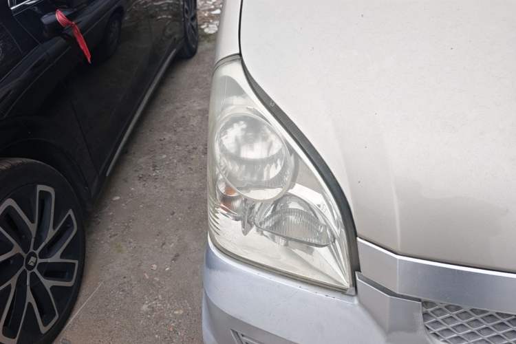 Used Wuling Rongguang 2014 1.2L S Base Model Right Front Headlight