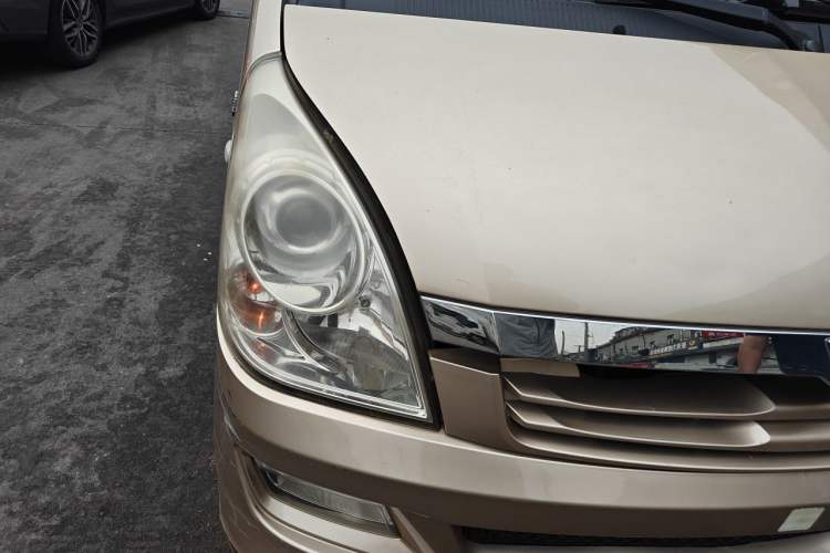 Used Wuling Rongguang 2014 1.5L S Standard Version Right Front Headlight