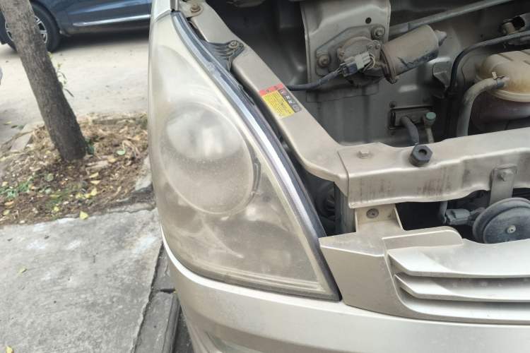 Used Wuling Rongguang 2014 1.2L S Standard Model Right Front Headlight