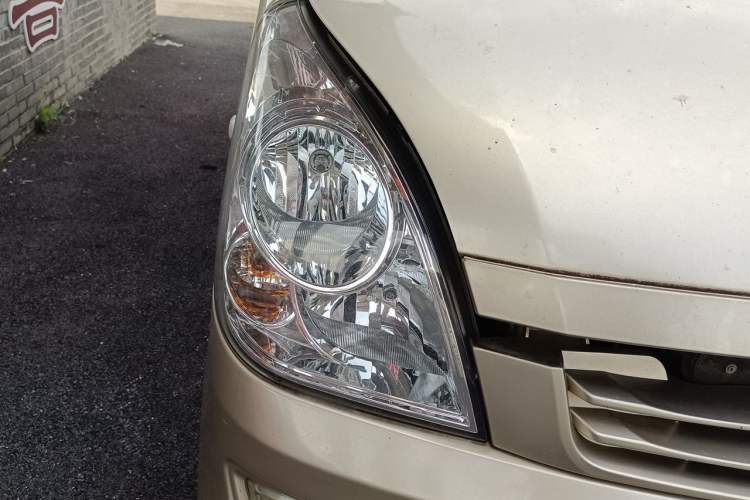 Used Wuling Rongguang 2014 1.2L S Base Model Right Front Headlight
