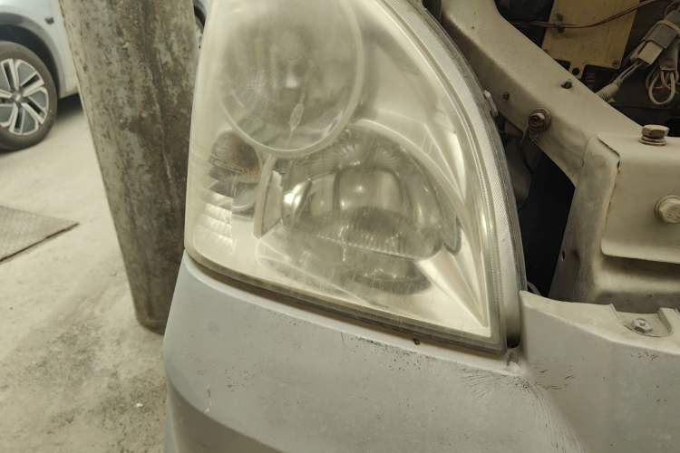 Used Wuling Rongguang 2014 1.2L S Standard Model Right Front Headlight