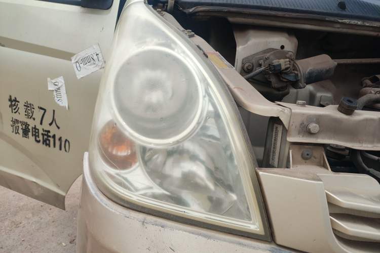 Used Wuling Rongguang 2014 1.5L S Standard Version Right Front Headlight
