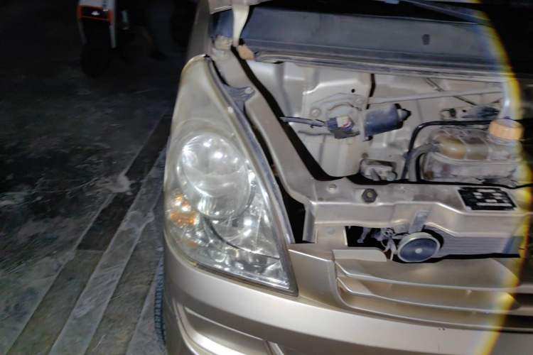 Used Wuling Rongguang 2014 1.5L S Base Version Right Front Headlight