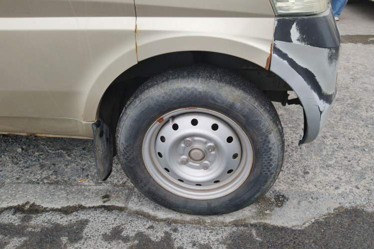 Used Wuling Rongguang 2014 1.2L S Base Model Right Front Wheel Hub