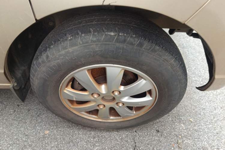 Used Wuling Rongguang 2014 1.2L S Base Model Right Front Wheel Hub