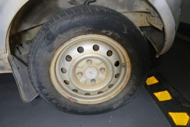 Used Wuling Rongguang 2014 1.2L S Base Model Right Front Wheel Hub