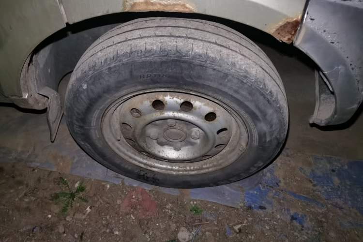 Used Wuling Rongguang 2014 1.2L S Base Model Right Front Wheel Hub