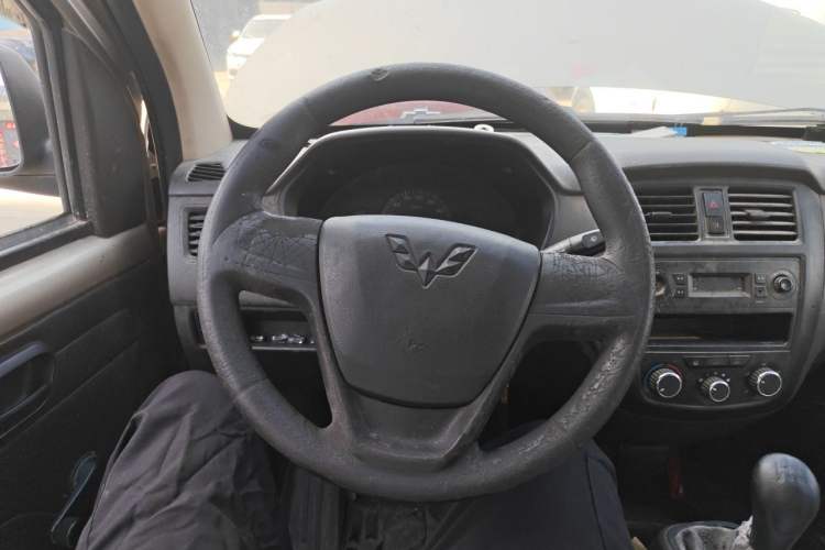 Used Wuling Rongguang 2014 1.2L S Base Model Steering Wheel
