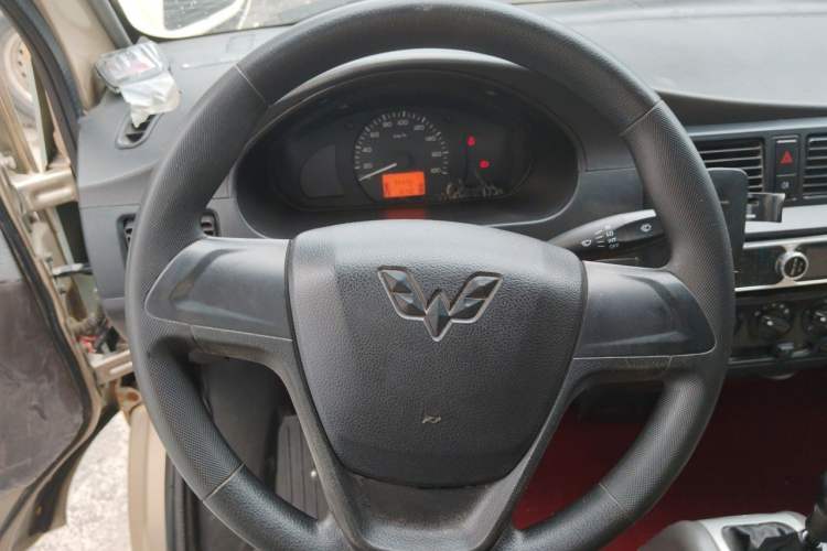 Used Wuling Rongguang 2014 1.2L S Base Model Steering Wheel