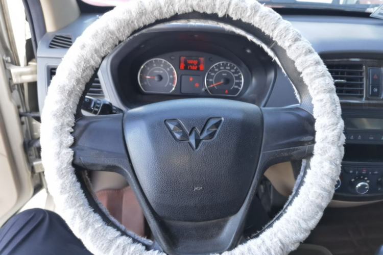 Used Wuling Rongguang 2014 1.5L S Standard Version Steering Wheel