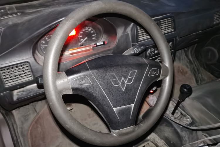 Used Wuling Rongguang 2014 1.2L S Base Model Steering Wheel