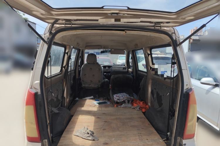 Used Wuling Rongguang 2014 1.2L S Base Model Trunk