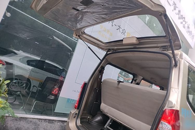 Used Wuling Rongguang 2014 1.2L S Base Model Trunk