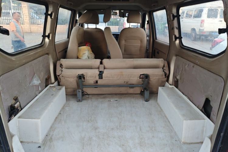 Used Wuling Rongguang 2014 1.2L S Standard Model Trunk