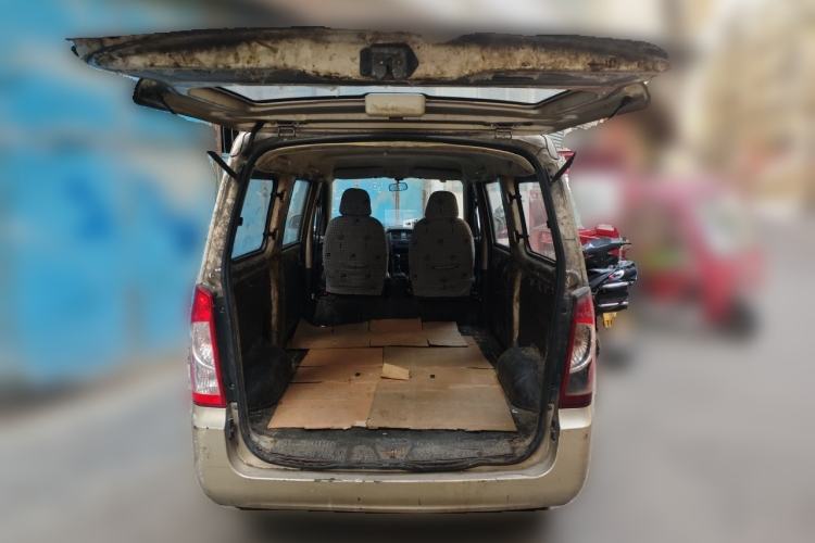 Used Wuling Rongguang 2014 1.2L S Base Model Trunk