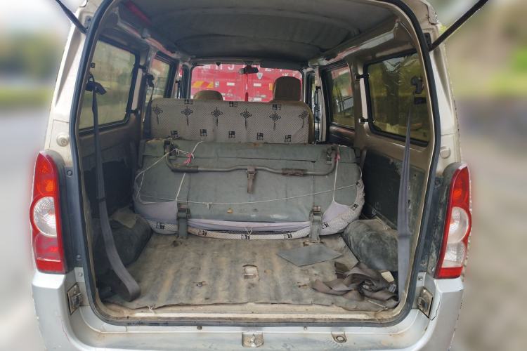 Used Wuling Rongguang 2014 1.2L S Base Model Trunk