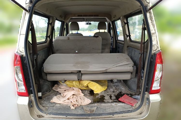 Used Wuling Rongguang 2014 1.2L S Base Model Trunk