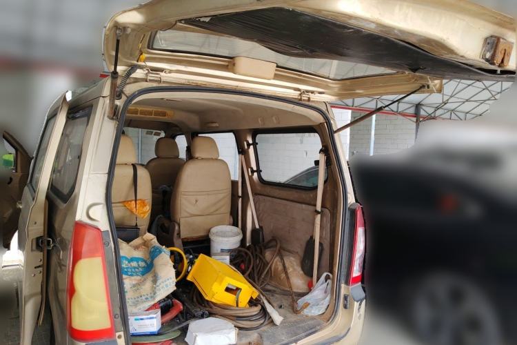 Used Wuling Rongguang 2014 1.5L S Standard Version Trunk