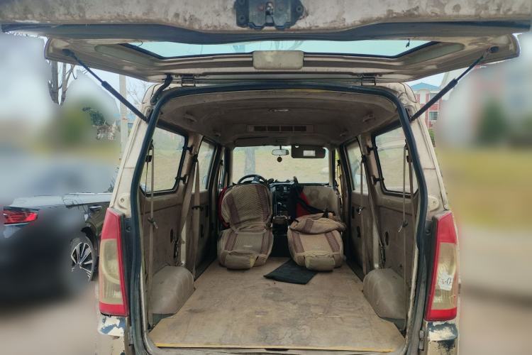 Used Wuling Rongguang 2014 1.5L S Standard Version Trunk
