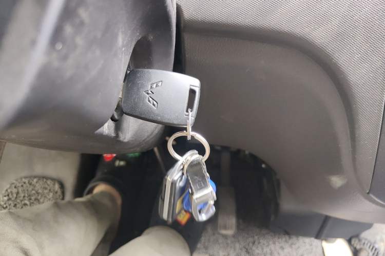Used Wuling Rongguang 2014 1.2L S Base Model Vehicle Key