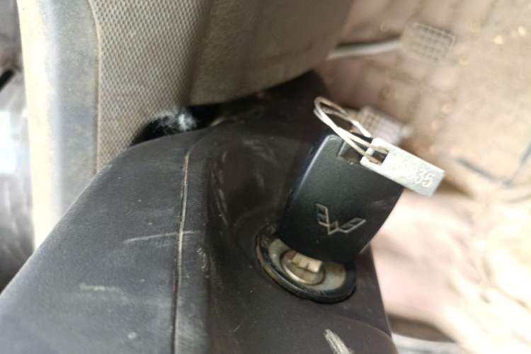 Used Wuling Rongguang 2014 1.2L S Base Model Vehicle Key