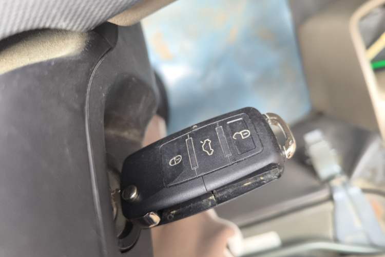 Used Wuling Rongguang 2014 1.2L S Standard Model Vehicle Key