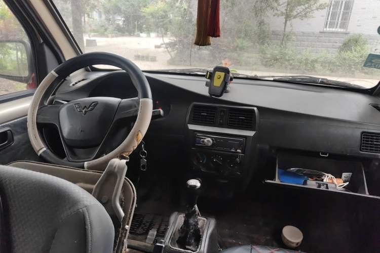 Used Wuling Rongguang 2015 1.2L S Base Model CNG Center Console