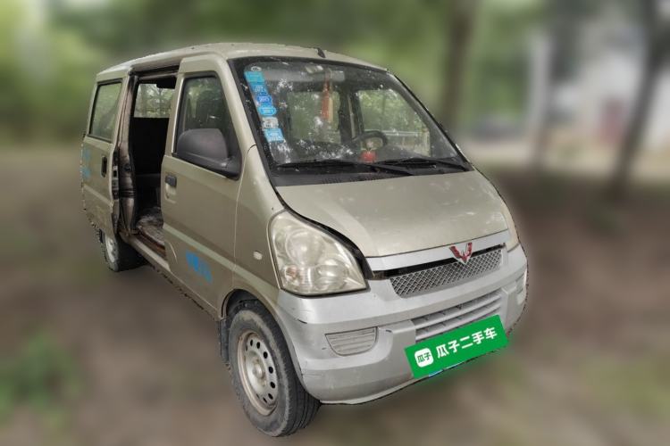 Used Wuling Rongguang 2015 1.2L S Base Model CNG Front Right 45 Deg