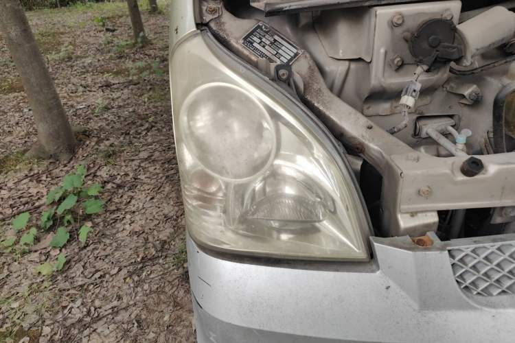 Used Wuling Rongguang 2015 1.2L S Base Model CNG Right Front Headlight