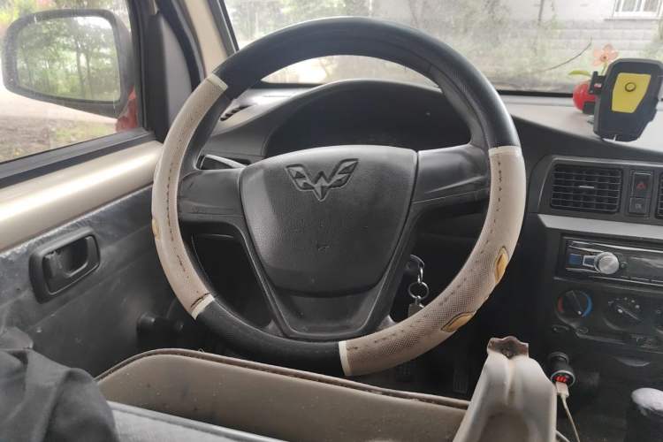 Used Wuling Rongguang 2015 1.2L S Base Model CNG Steering Wheel