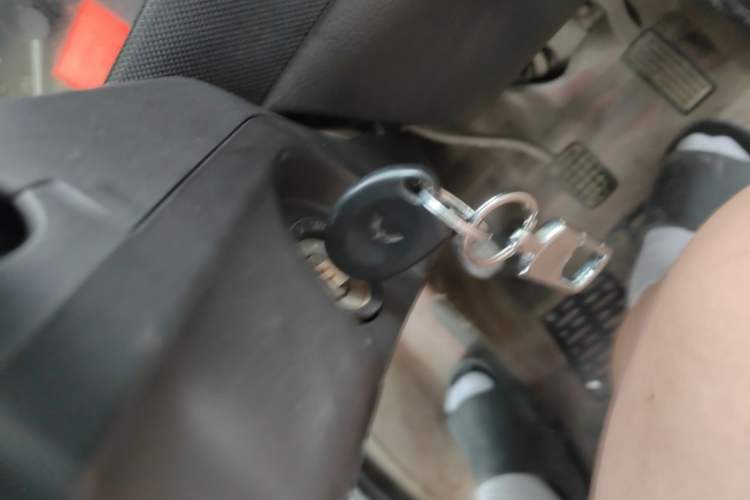 Used Wuling Rongguang 2015 1.2L S Base Model CNG Vehicle Key