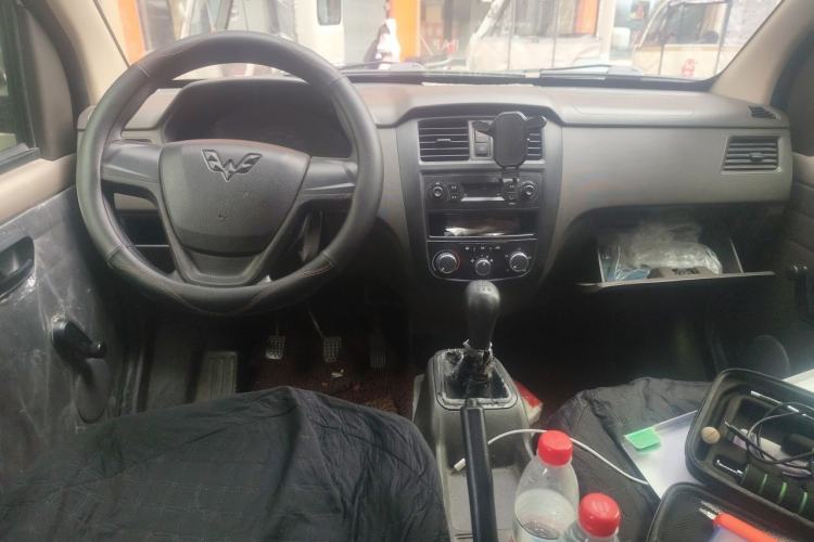 Used Wuling Rongguang 2015 1.2L S Base Model CNG Center Console