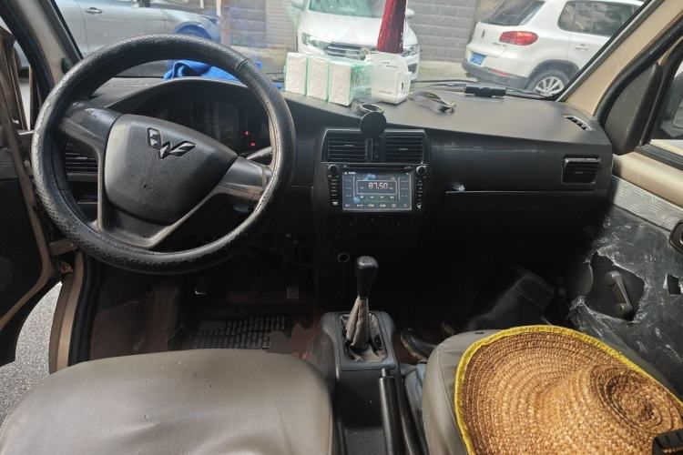 Used Wuling Rongguang 2015 1.2L S Base Model CNG Center Console