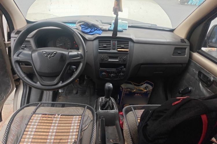 Used Wuling Rongguang 2015 1.2L S Base Model CNG Center Console