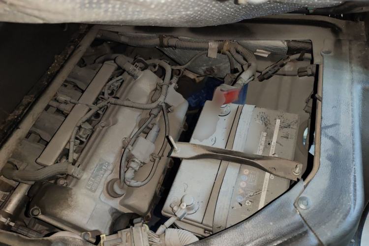 Used Wuling Rongguang 2015 1.2L S Base Model CNG Engine Bay