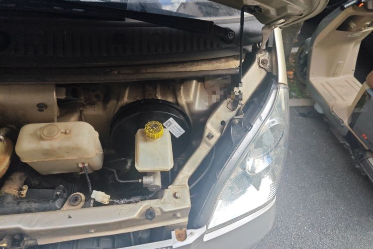 Used Wuling Rongguang 2015 1.2L S Base Model CNG Engine Bay Left