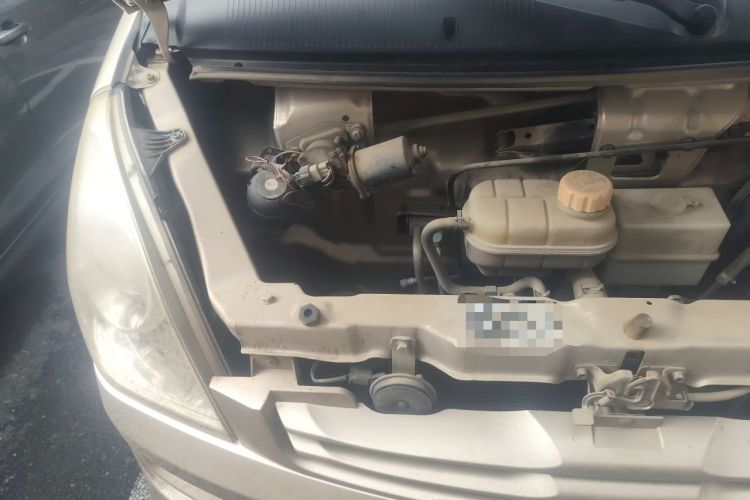 Used Wuling Rongguang 2015 1.2L S Base Model CNG Engine Bay Right