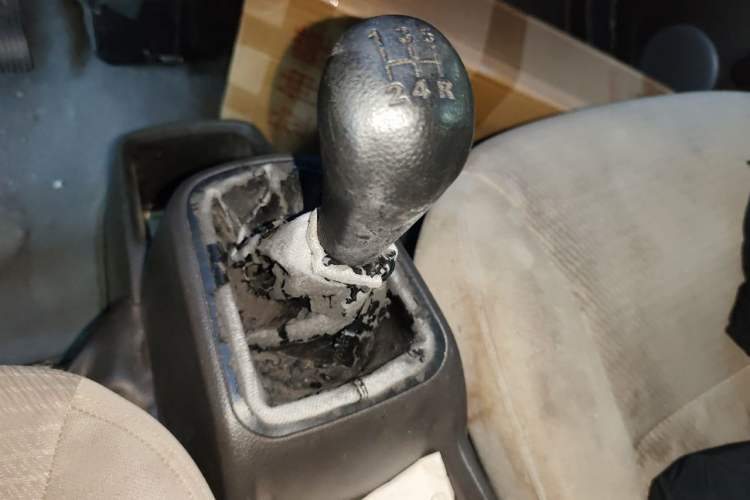 Used Wuling Rongguang 2015 1.2L S Base Model CNG Gear Lever
