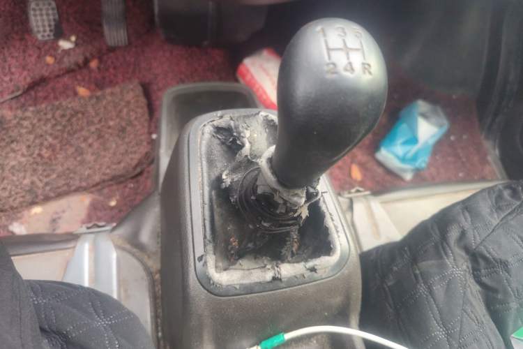 Used Wuling Rongguang 2015 1.2L S Base Model CNG Gear Lever