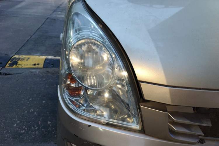 Used Wuling Rongguang 2015 1.2L S Base Model CNG Right Front Headlight