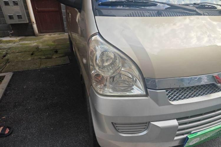 Used Wuling Rongguang 2015 1.2L S Base Model CNG Right Front Headlight