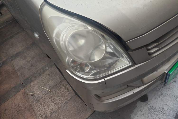 Used Wuling Rongguang 2015 1.2L S Base Model CNG Right Front Headlight